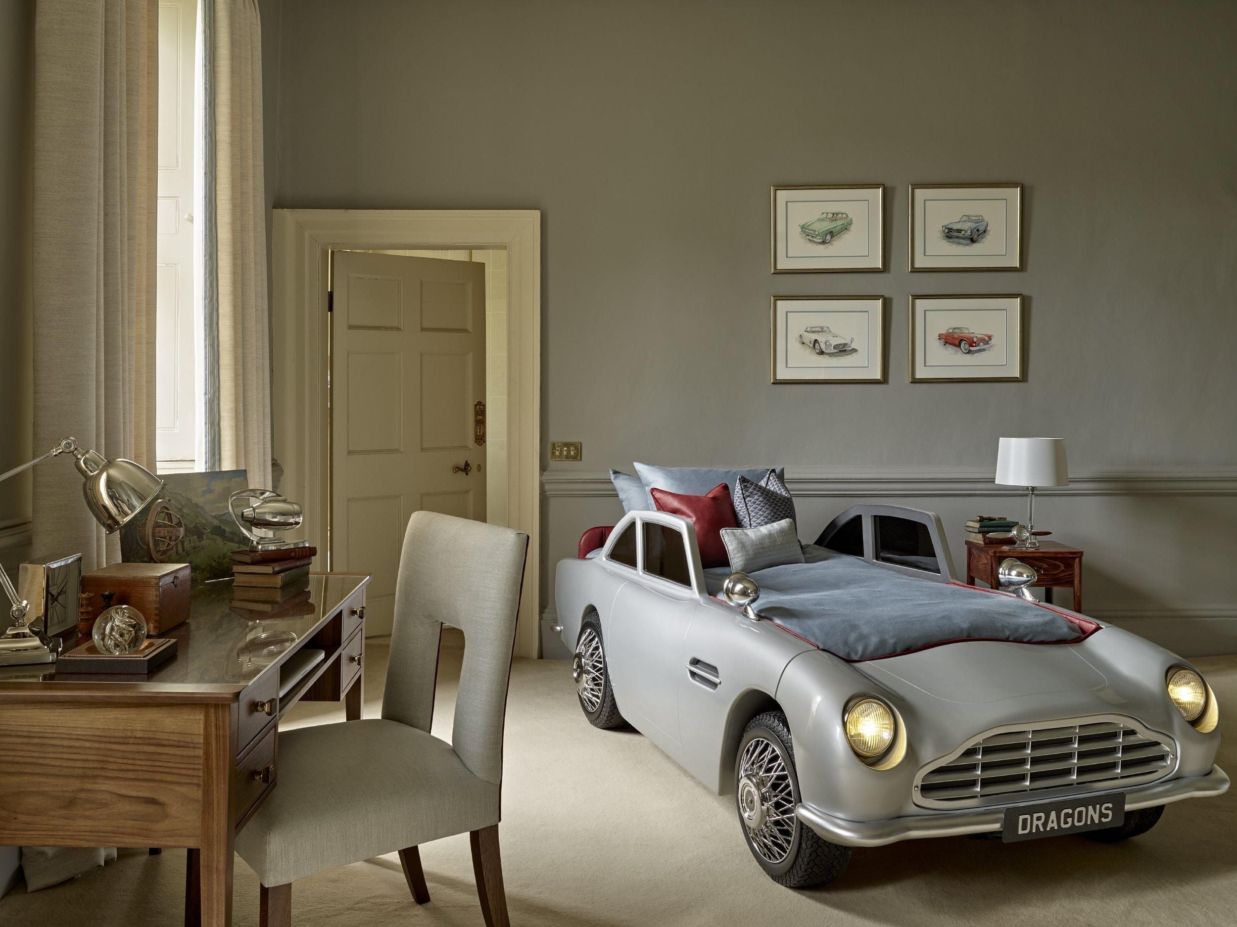 The Dragons VC150 - Vintage Car Bed