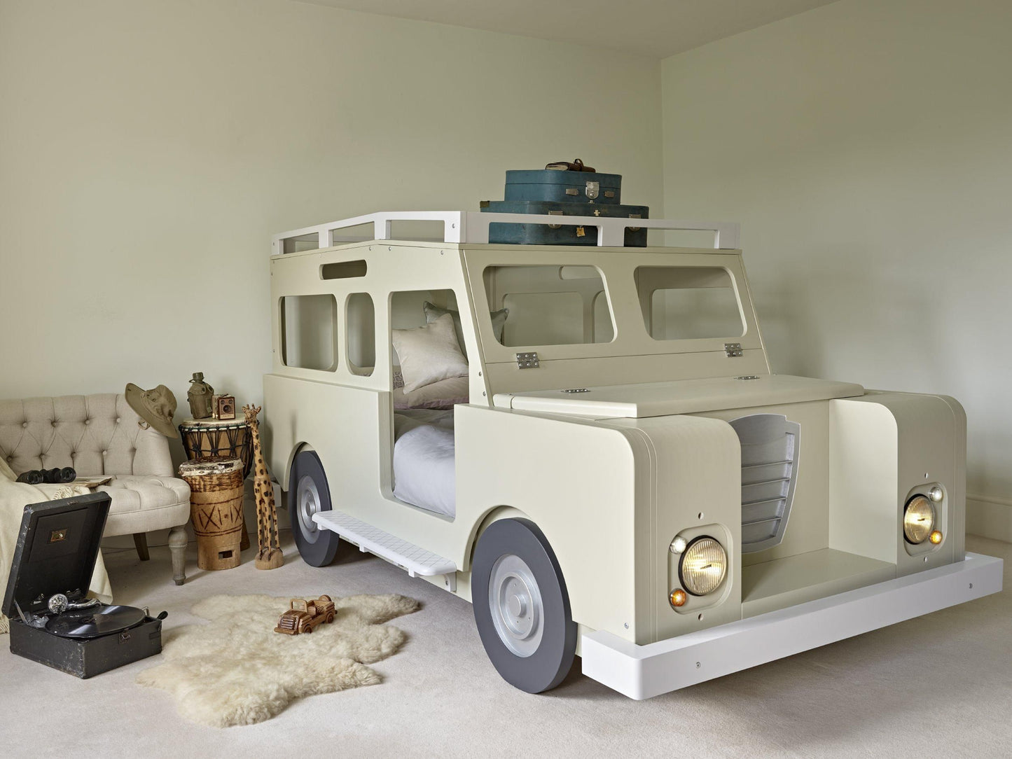 Safari jeep car bed | Dragons of Walton Street