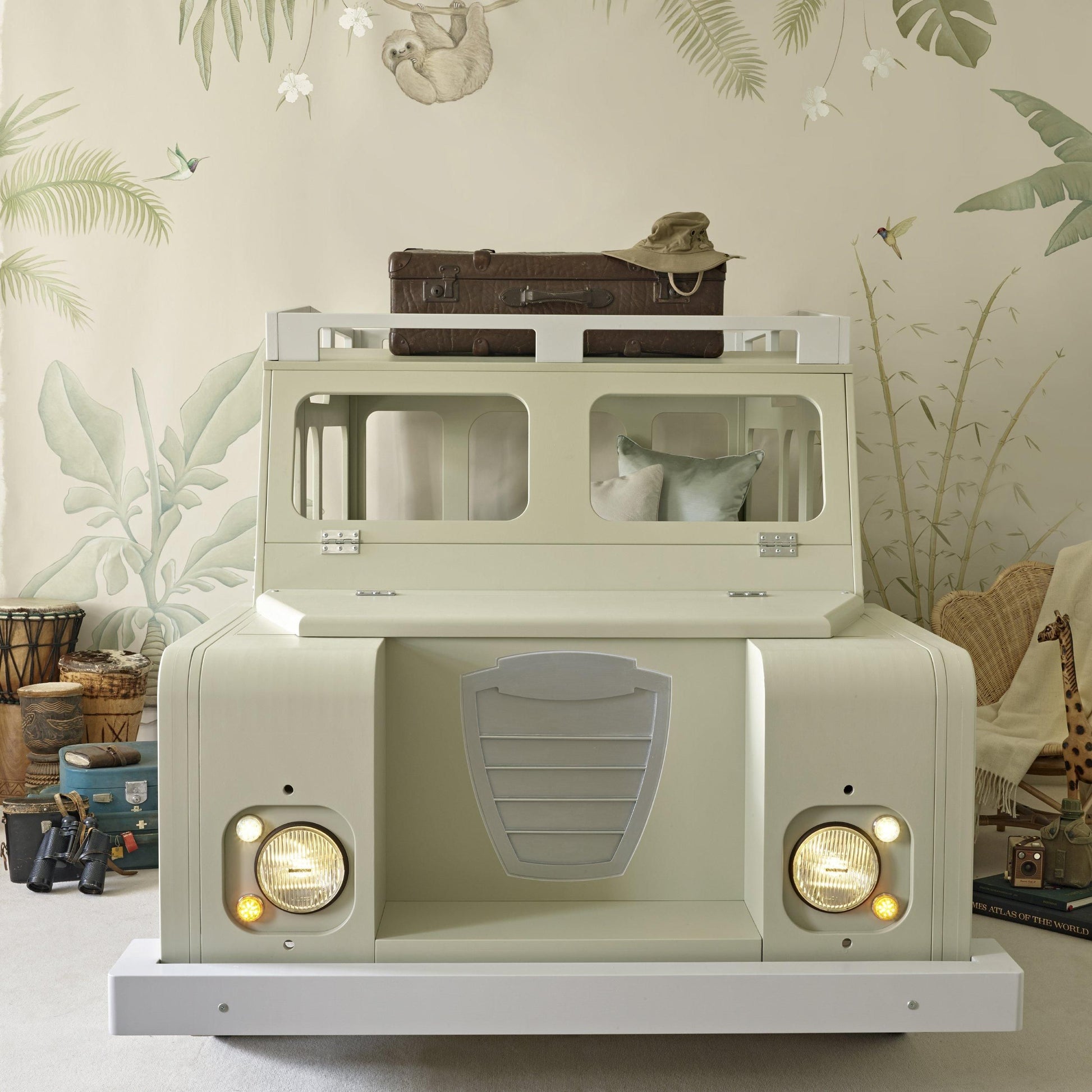 The Dragons JB23 - Jeep Bed - Safari jeep bed for kids - Front view | Dragons of Walton Street